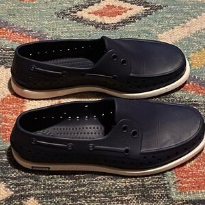 Native Howard Water Shoe Sz Mens 6 Women’s 8 EUC Dark Blue